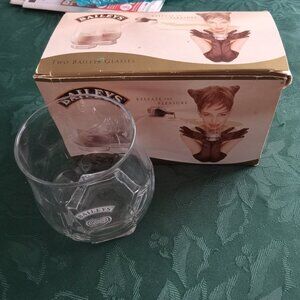 Pair of vintage Bailey's etched glass tumblers in box